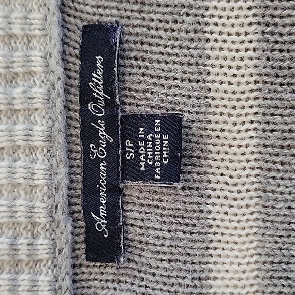 American Eagle Outfitters small grey and white striped sweater - Picture 4 of 5